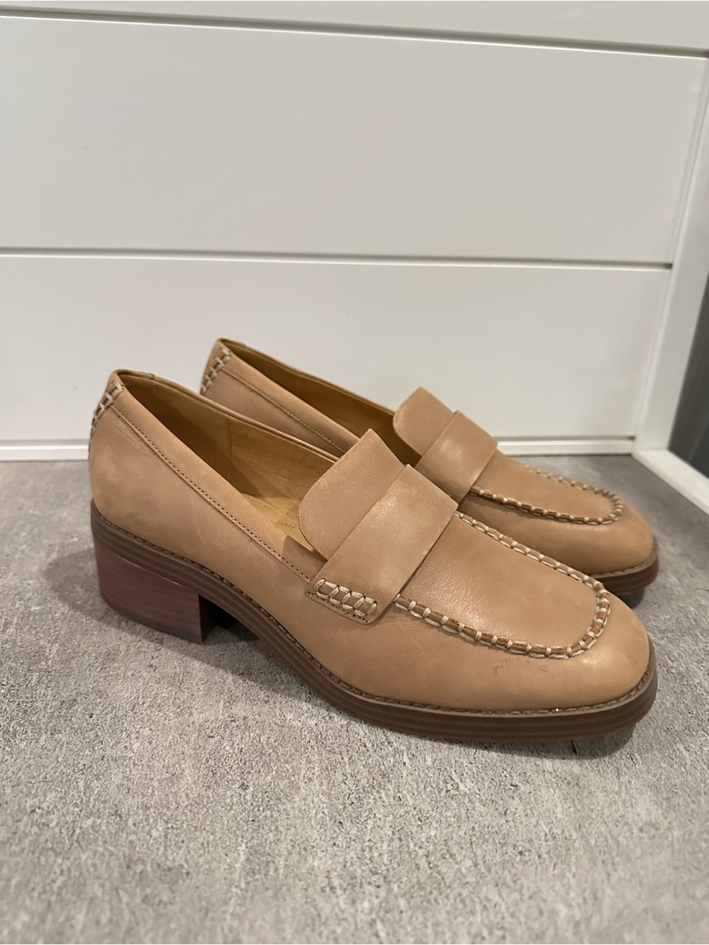 Crown Vintage “Hazell” Women’s Leather Classic Penny Loafers in Tan Size 9